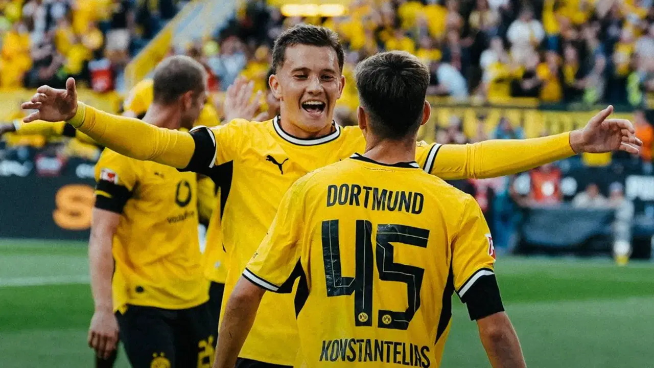 Borussia Dortmund, Bundesliga'ya tarihi galibiyetle başladı