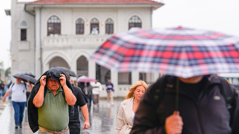 İstanbul ve Çevresine Sağanak ve Fırtına Uyarısı Yapıldı