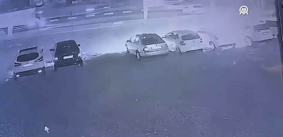 Benzin Bidonuyla Galeride 6 Aracı Kundaklayan Şüpheli Yakalandı