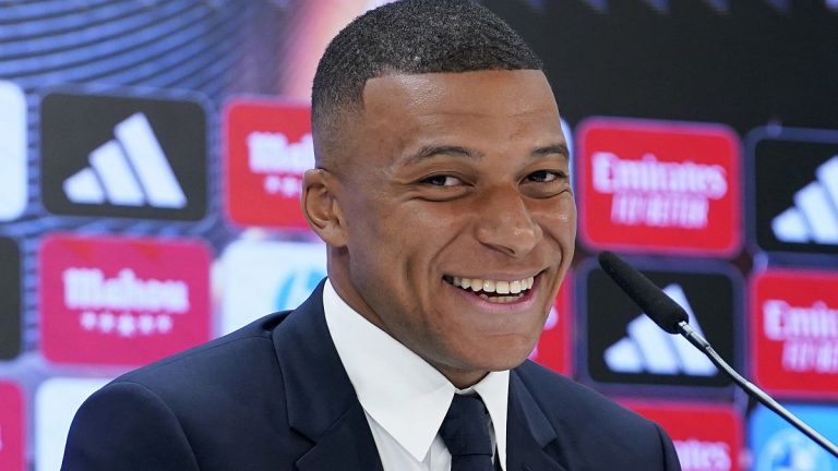 Futbol yıldızı Kylian Mbappe kendi futbol kulübünü satın alıyor