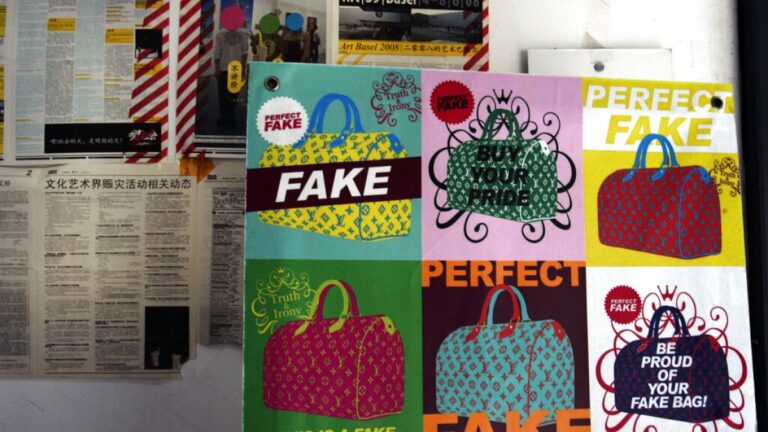 Budapeşte'de doğru ve yanlış tarih buluşması: 'Gerçek yerine Sahte' sergisi