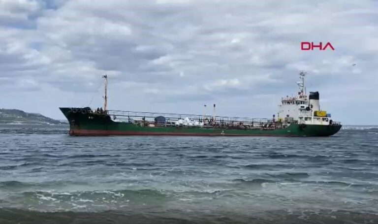 Atık Taşıma Yağı tankeri Dardanelles Boğazı’na oturdu! – Türkiye haberlerini kırmak