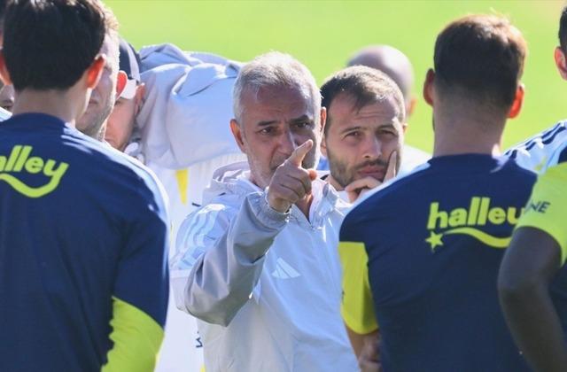İsmail Kartal herkesi ters köşe yaptı! Ayrılığa veto: Takımda tutun